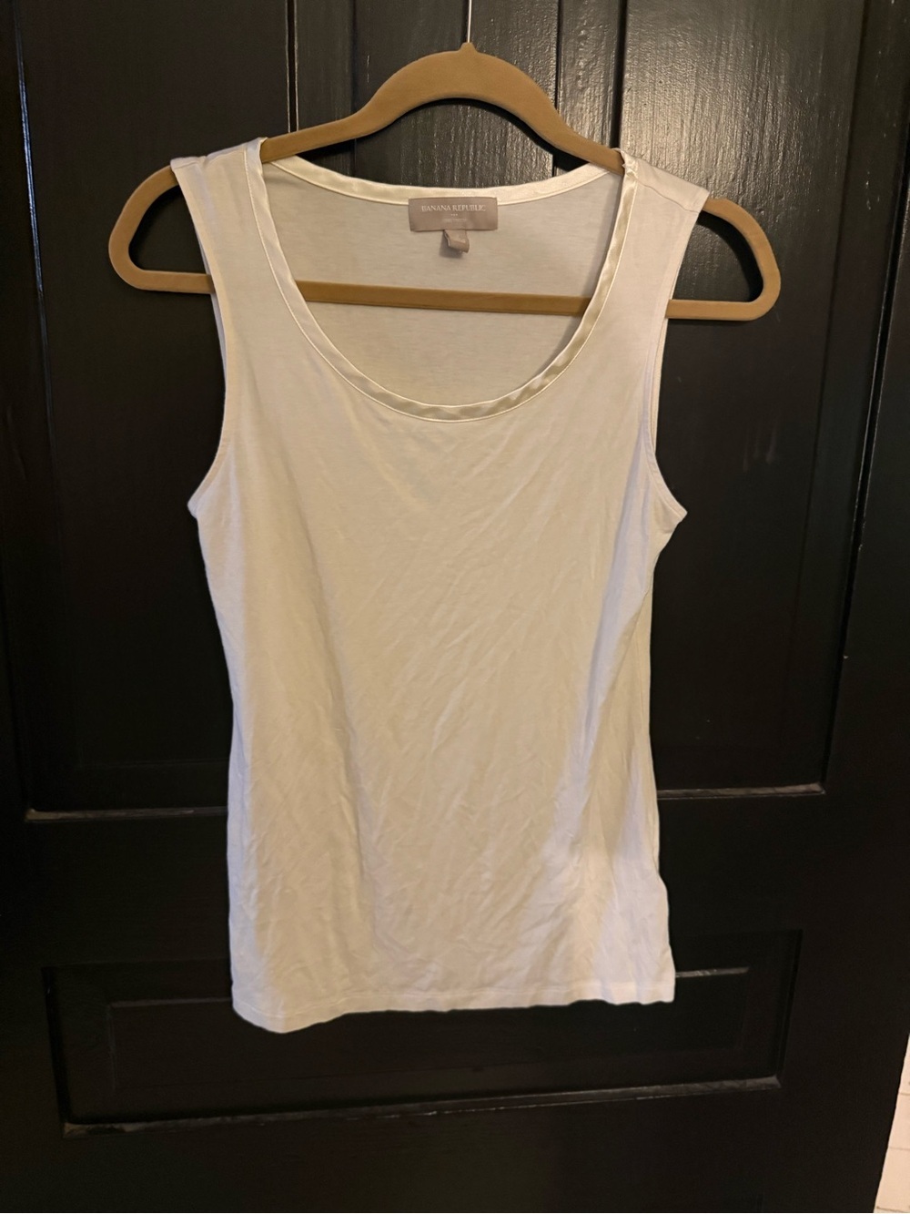 Banana Republic Cream Scoop Neck Tank Top